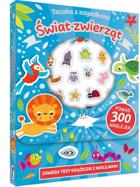 Okładka Teczki z zagadkami. Świat zwierząt przedstawiająca lwa oraz inne dzikie zwierzęta z widocznym arkuszem naklejek